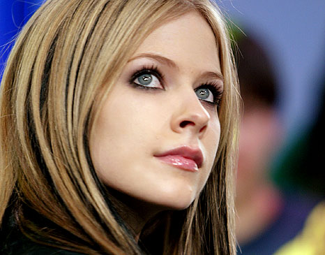 Avril-Lavigne-Smile-Lyrics---2.8.2012