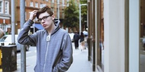 Melé smacks it out the park – <i>hard</i> – on ‘Gold Casio’