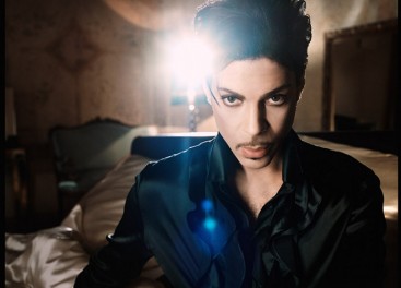 Prince announces residency in Chicago