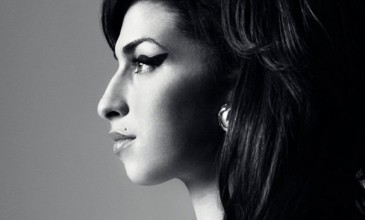 Amy Winehouse play cancelled after intervention from her family