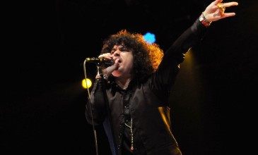 Ex-Mars Volta / At The Drive-in frontman shares details about forthcoming solo album