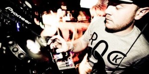 House maven Huxley readies 12″ for Hypercolour