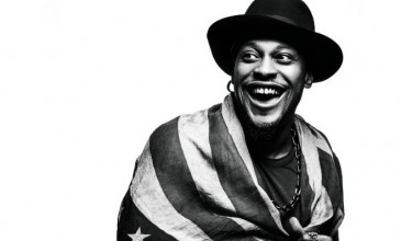 Watch footage of D’angelo and ?uestlove’s surprise Brooklyn gig