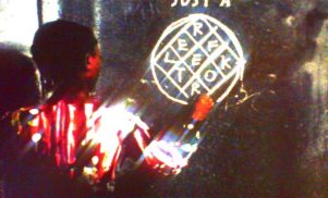 Arcade Fire premieres ‘Reflektor’ videos; song features David Bowie