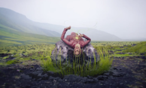 Premiere – Björk – ‘Family’ (Official Video)
