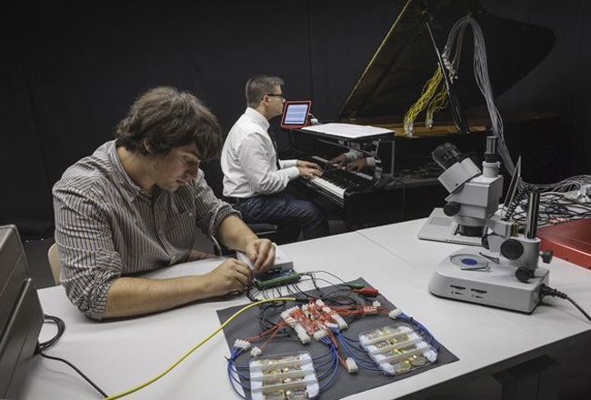 Watch a short documentary on biocomputer music, featuring a song composed by slime mould