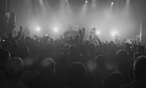 Joey Bada$$ – ‘Paper Trails’ – Live at Loriginal Festival