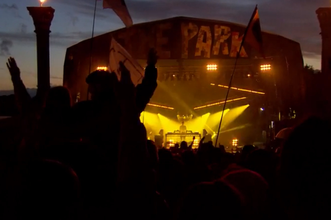 Watch Jamie xx play 'I Know There's Gonna Be (Good Times)" at Glastonbury