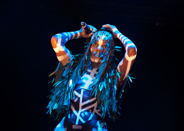 Grace Jones criticizes "middle of the road" artists Beyoncé, Rihanna, Nicki, Miley in memoir excerpt