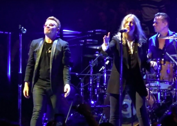 Patti Smith and U2 pay tribute to Paris attack victims