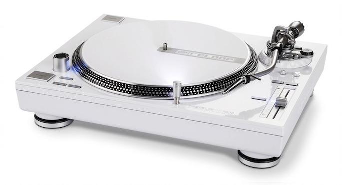HMV sold one turntable per minute this Christmas