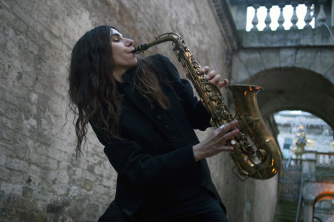 PJ Harvey confirmed for Glastonbury 2016