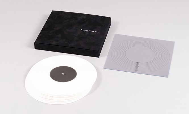 Ryoji Ikeda launches 10inch vinyl set of unique sine