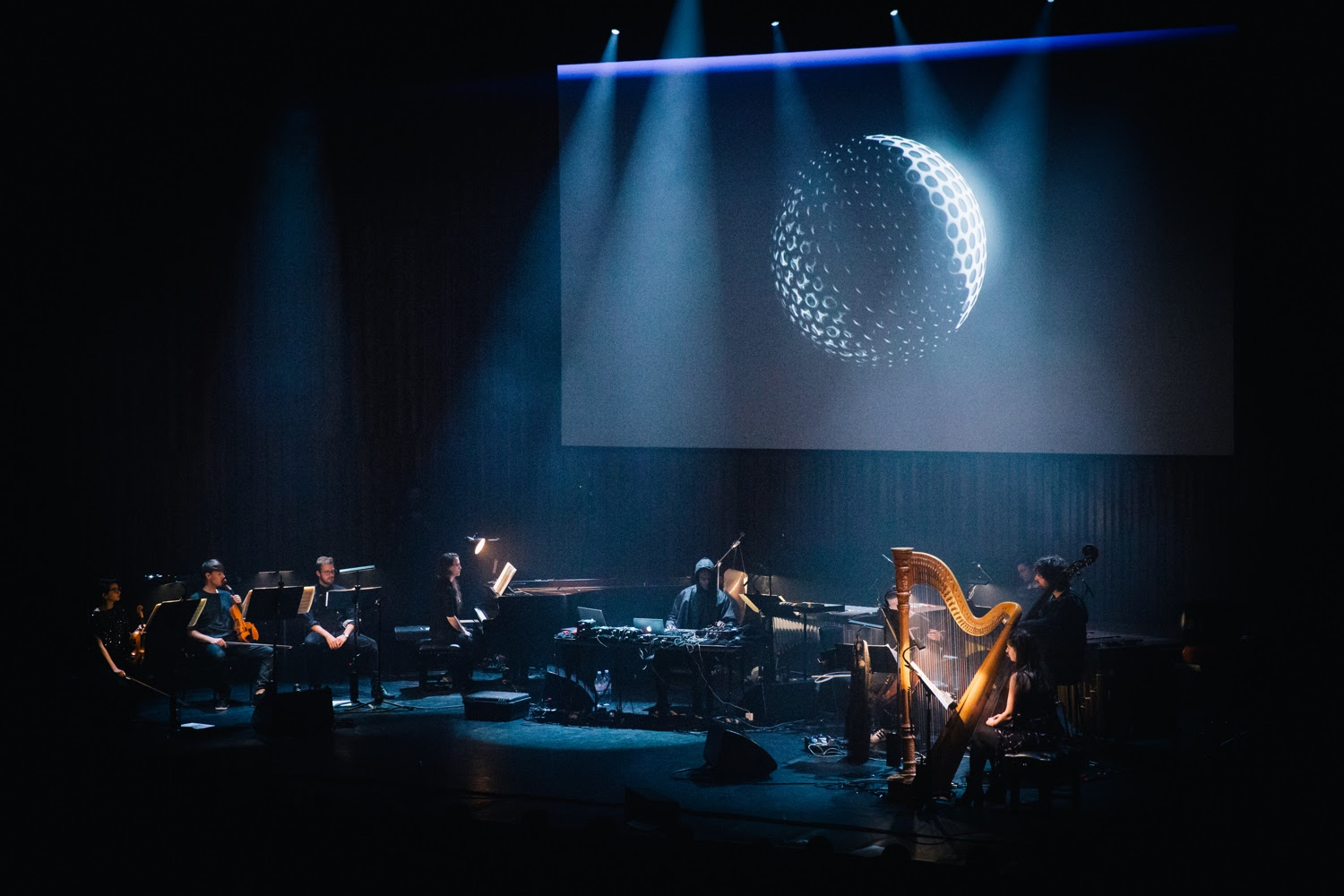 Actress announces collaborative EP with London Contemporary Orchestra