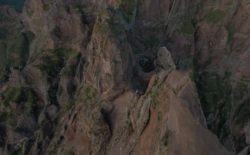 Paraadiso take a stroboscopic drone trip in Unisono